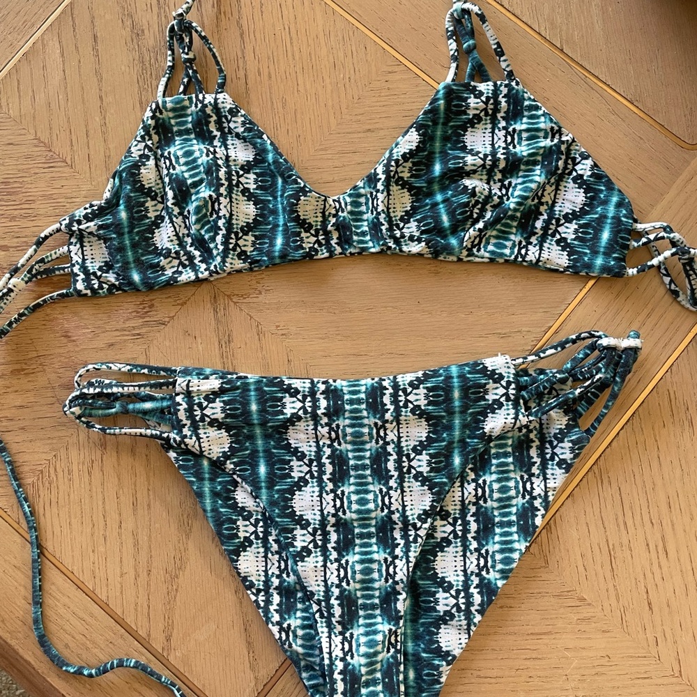 Amuse Society Sexy Boho Triangle String Bikini Se… - image 2